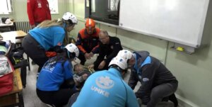 kirklarelinde okullarda es zamanli deprem tatbikati yapildi eWqh79zA.jpg